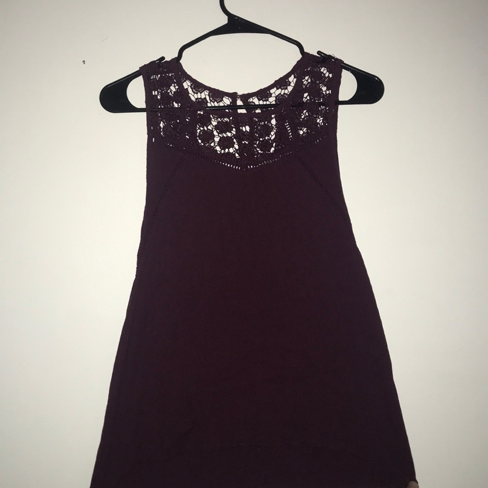 maroon tank top